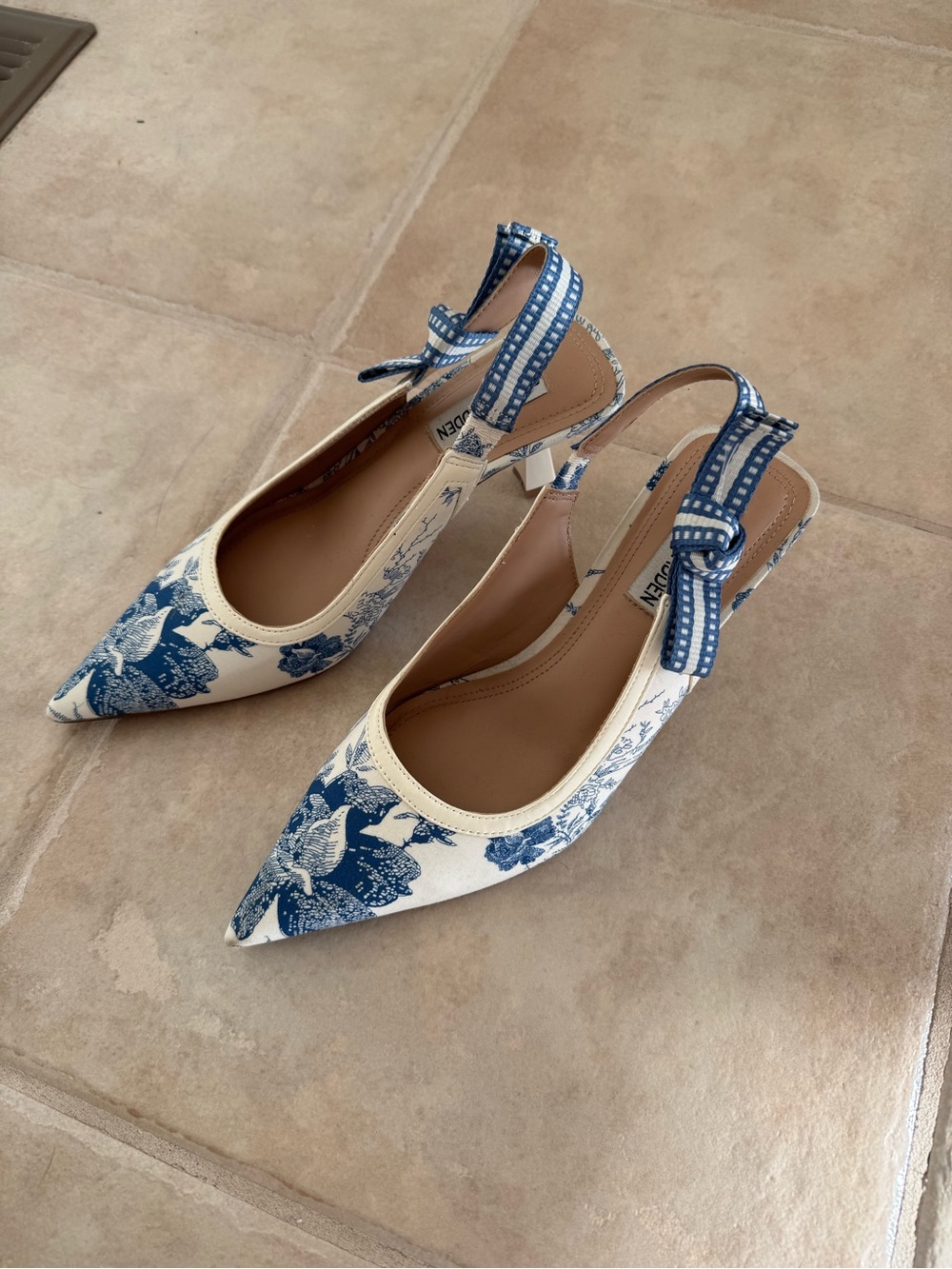 Steve Madden White and Blue Floral Pointed Toe Slingback Heels - Picture 3 of 7